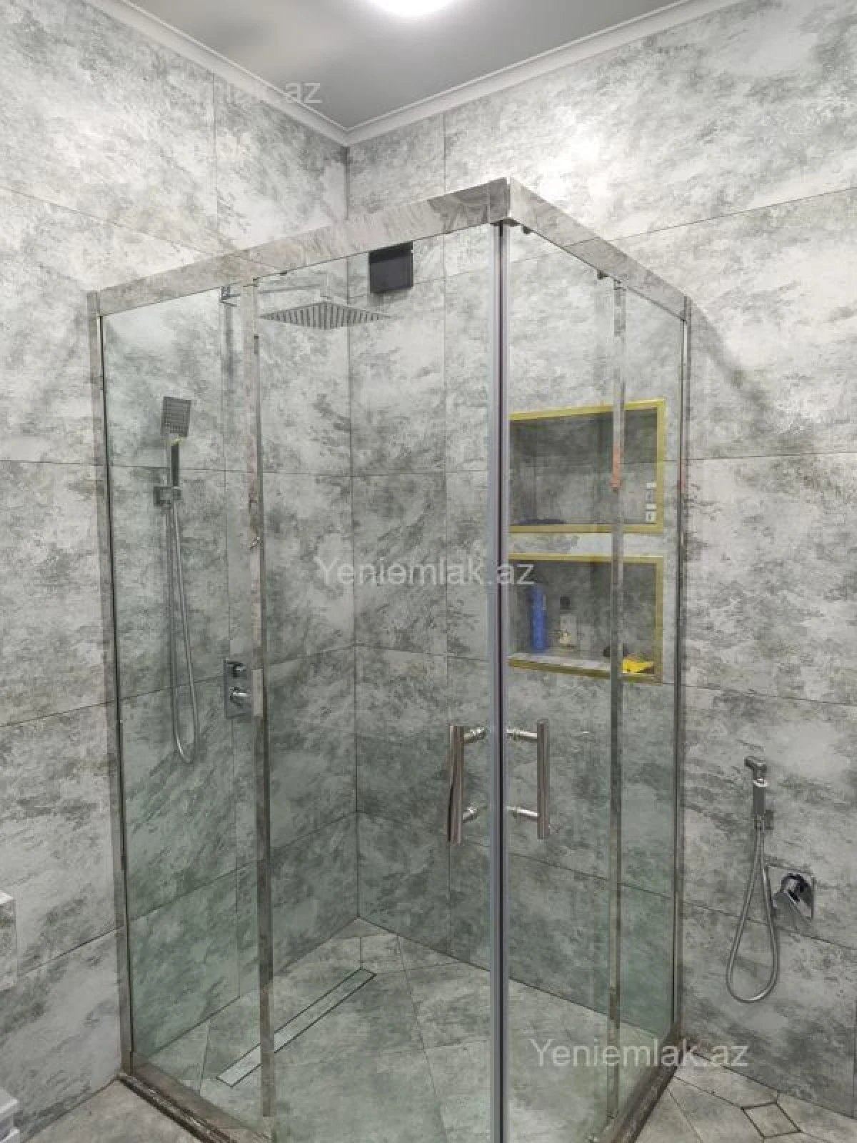 Satılır 5 otaqlı həyət evi 252 m²