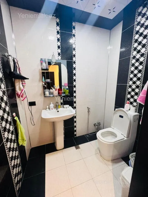 Satılır 4 otaqlı yeni tikili 130 m²