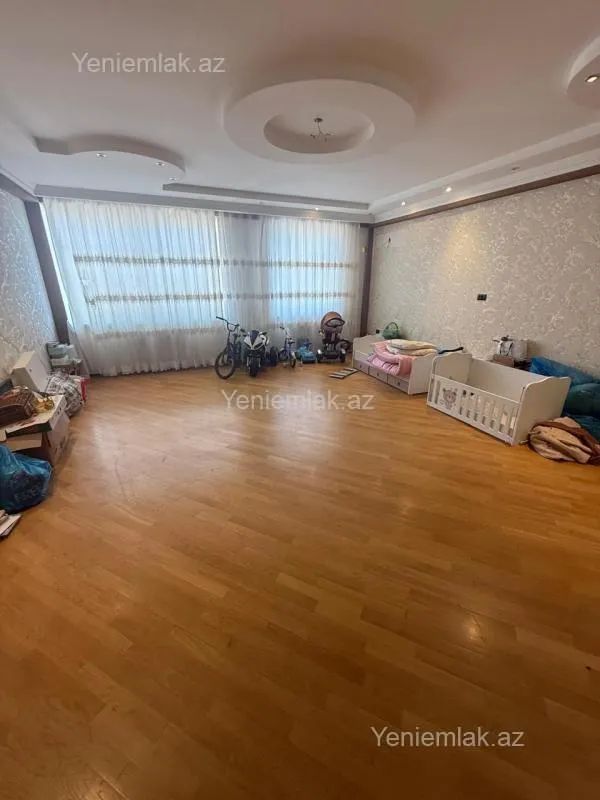 Satılır 4 otaqlı yeni tikili 130 m²