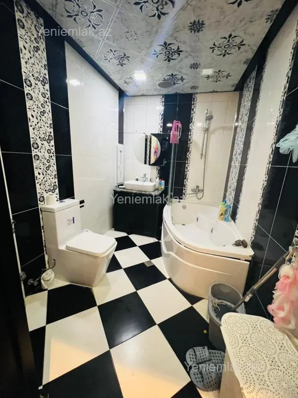 Satılır 4 otaqlı yeni tikili 130 m²