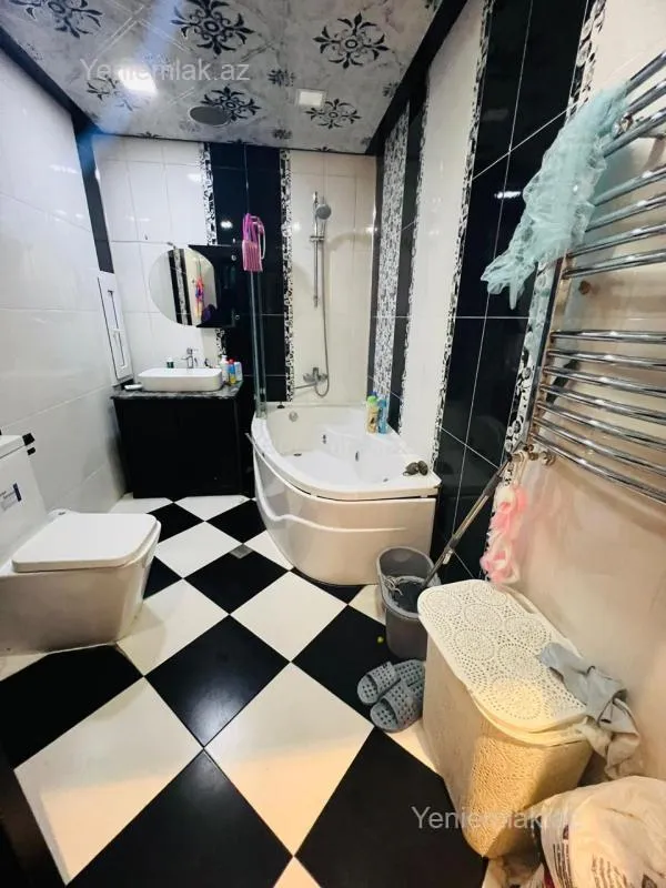 Satılır 4 otaqlı yeni tikili 130 m²