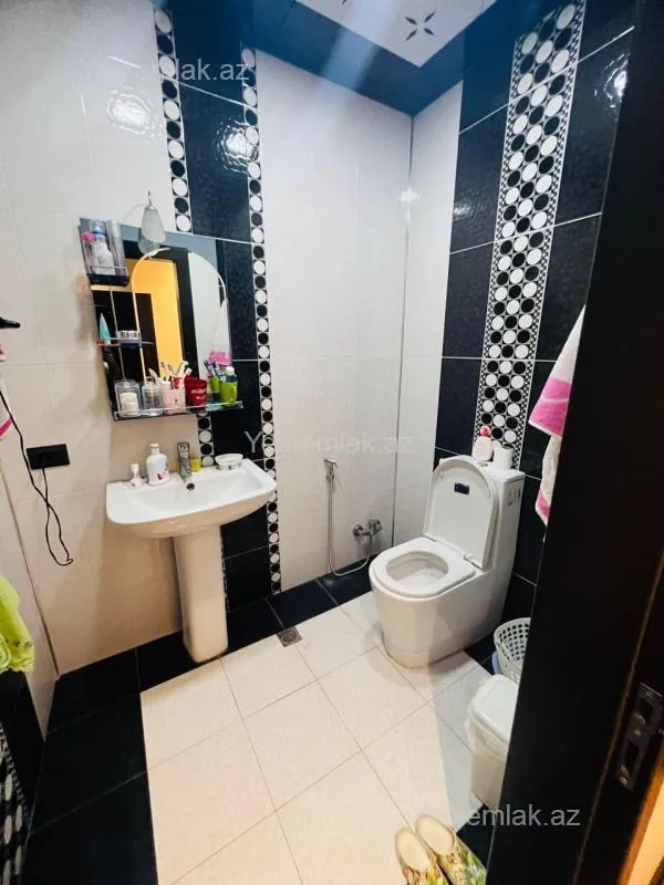 Satılır 4 otaqlı yeni tikili 130 m²