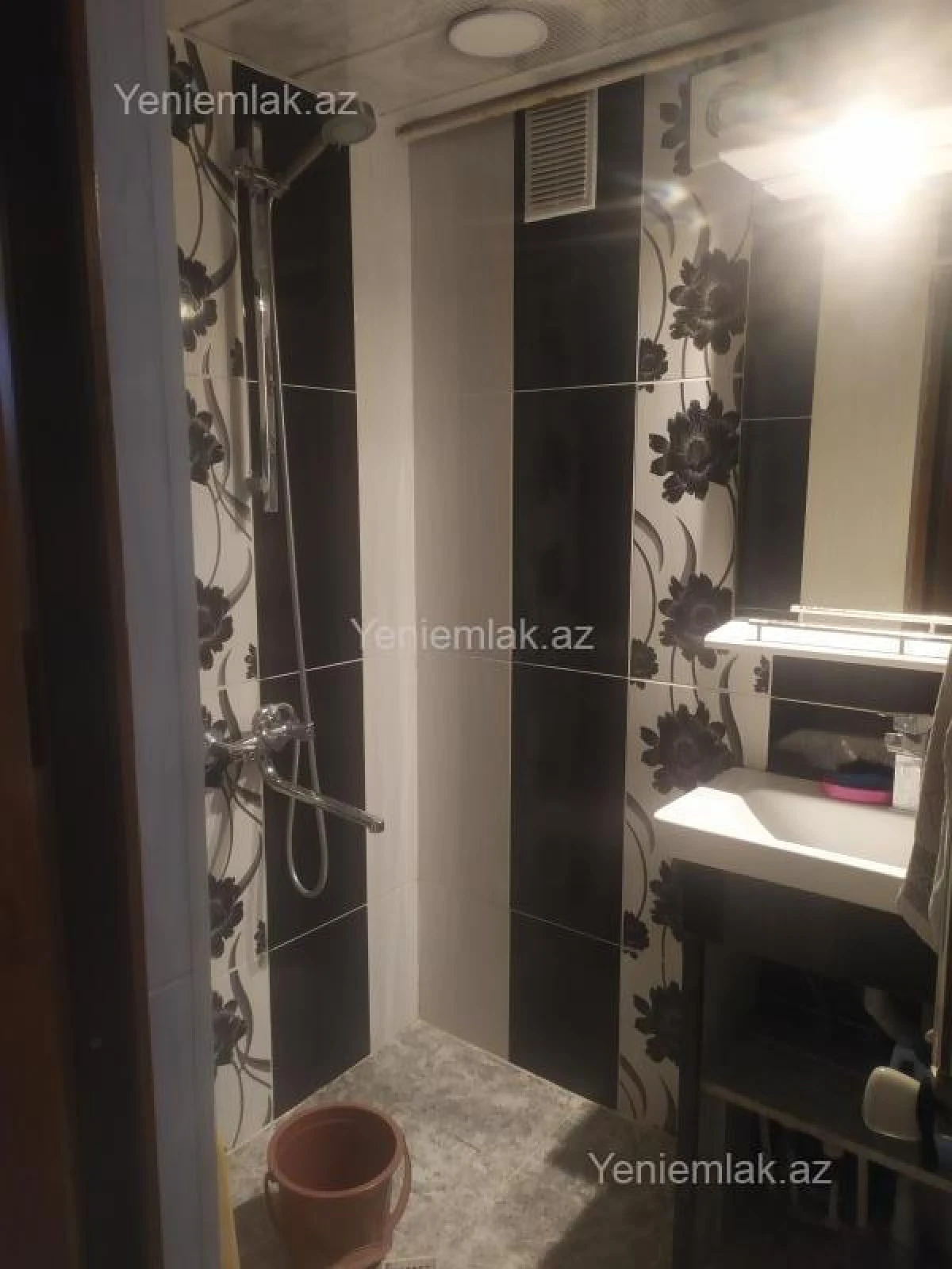 Satılır 5 otaqlı köhnə tikili 98 m²