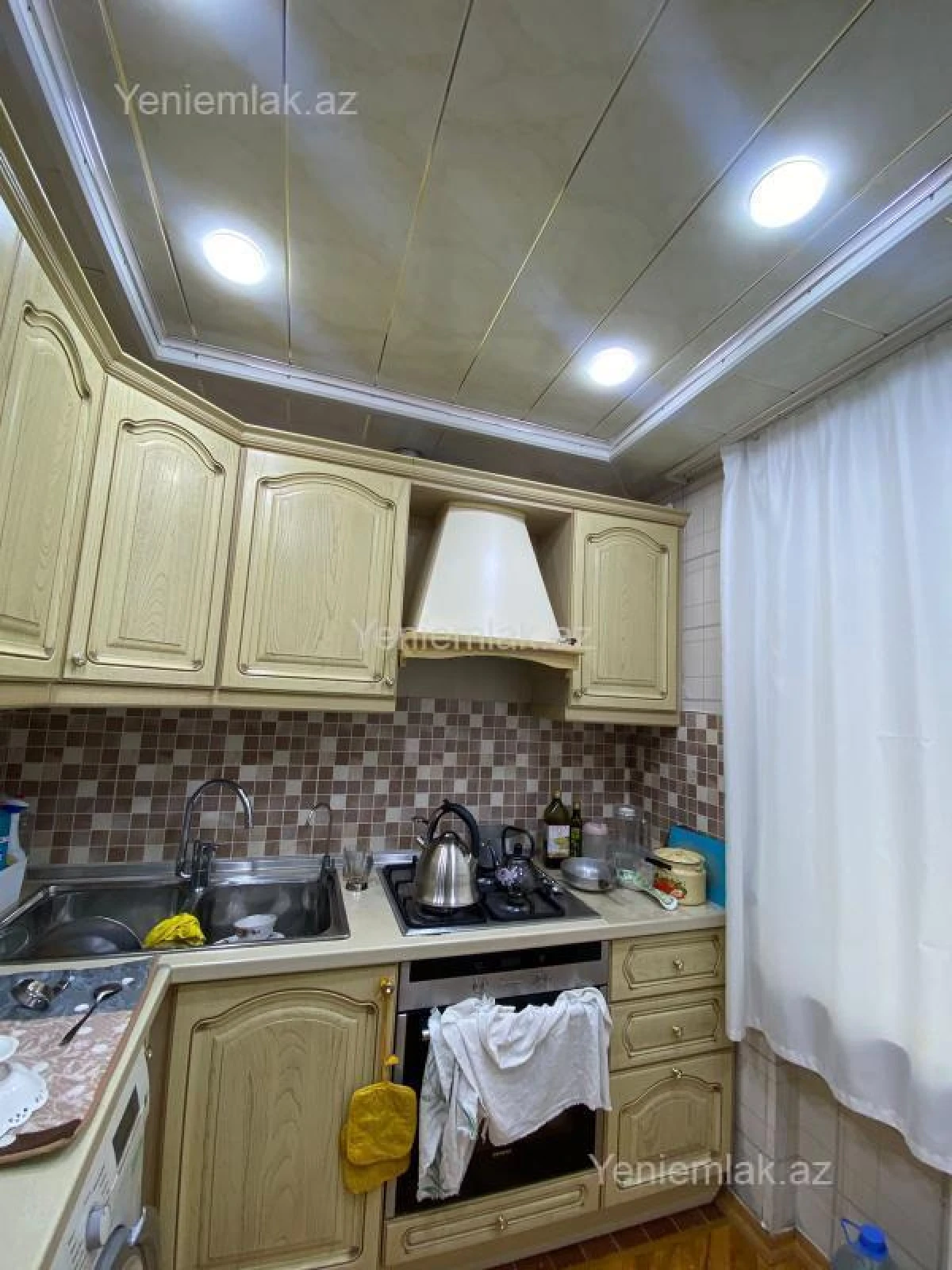 Satılır 3 otaqlı köhnə tikili 70 m²