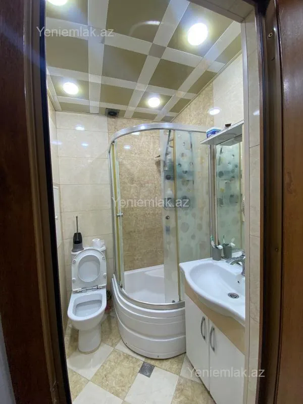 Satılır 3 otaqlı köhnə tikili 70 m²
