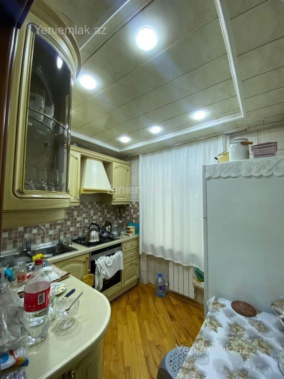 Satılır 3 otaqlı köhnə tikili 70 m²
