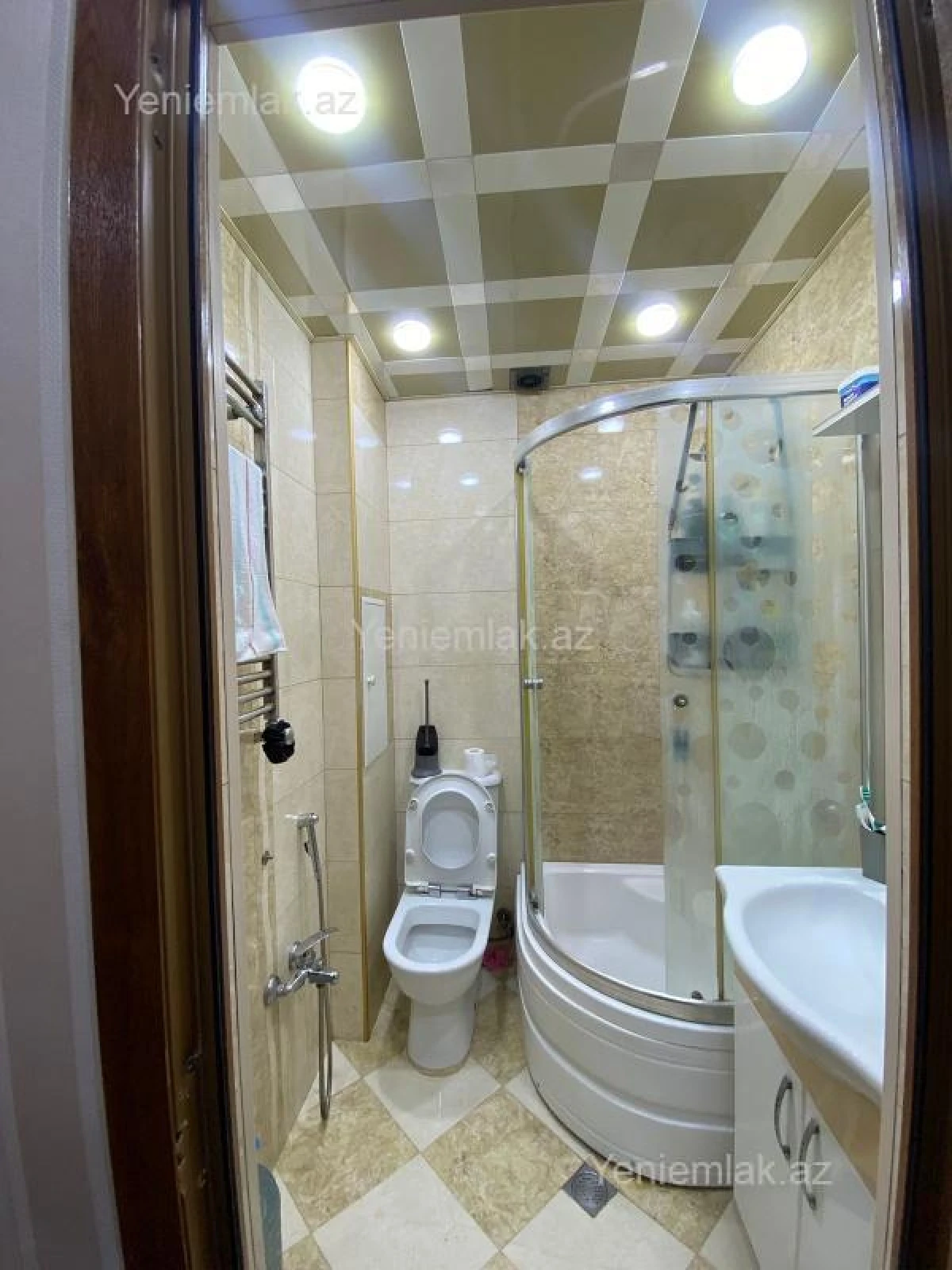 Satılır 3 otaqlı köhnə tikili 70 m²