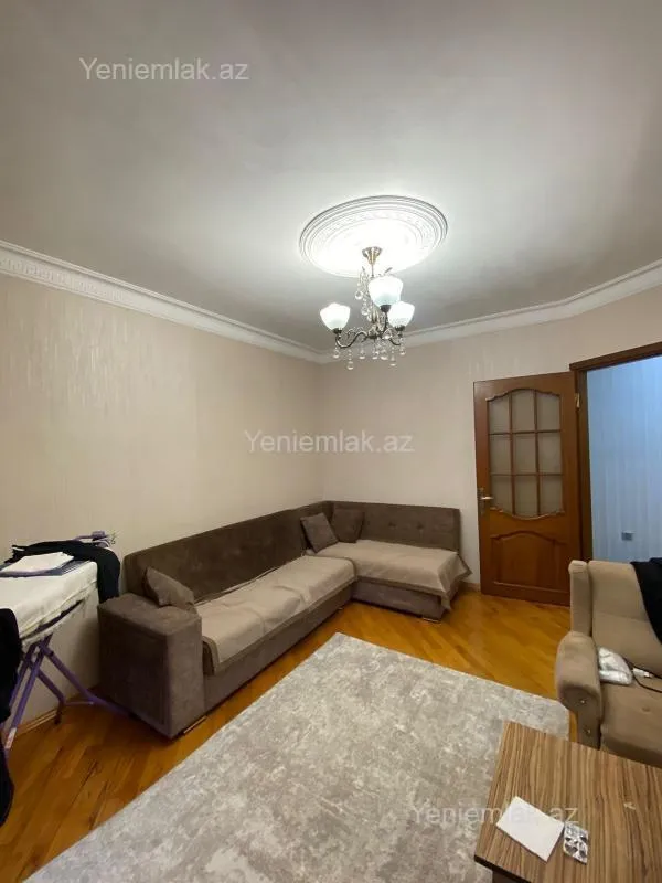 Satılır 3 otaqlı köhnə tikili 70 m²