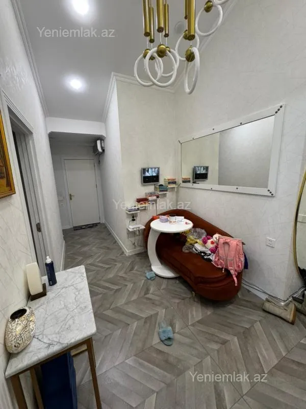 Satılır 3 otaqlı yeni tikili 115 m²