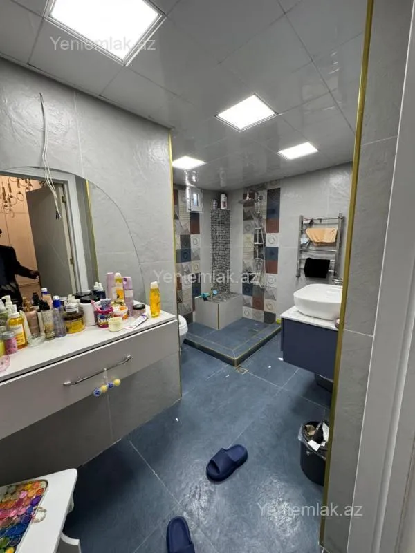 Satılır 3 otaqlı yeni tikili 115 m²