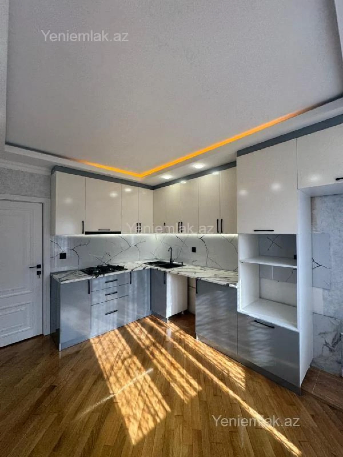 Satılır 2 otaqlı köhnə tikili 60 m²