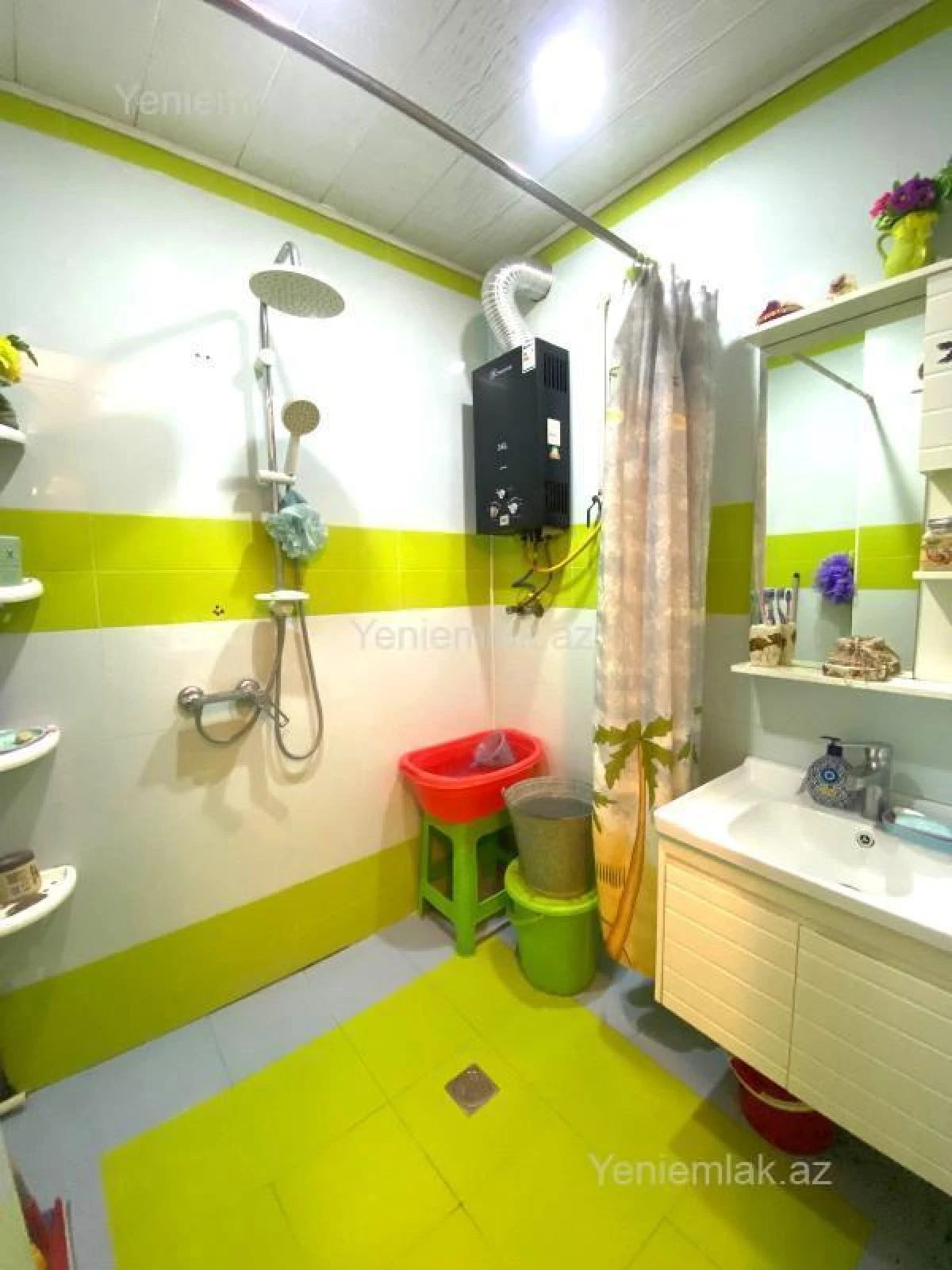 Satılır 3 otaqlı köhnə tikili 90 m²