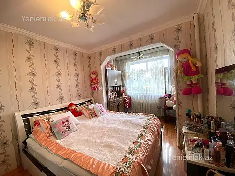 Satılır 3 otaqlı köhnə tikili 90 m²