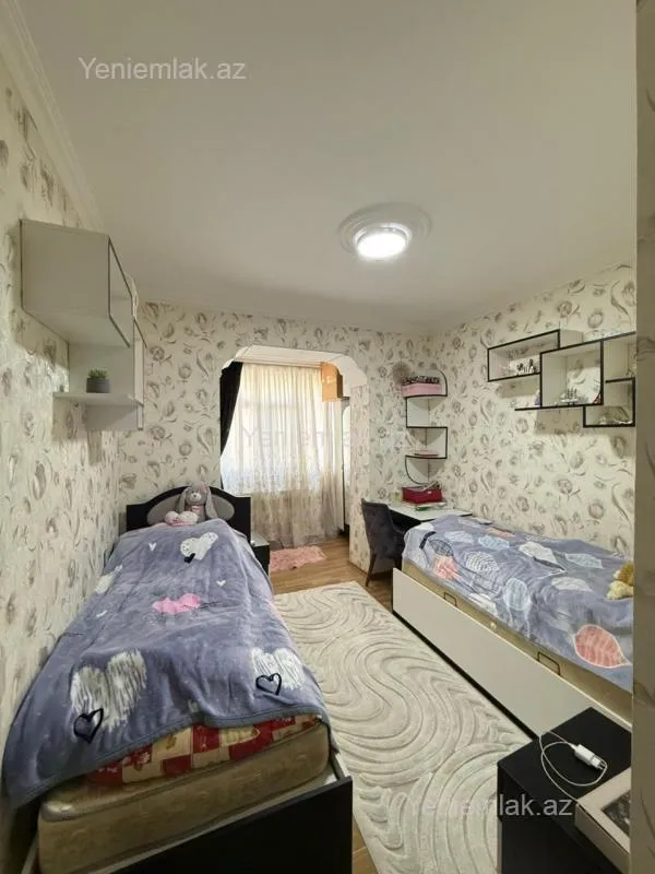 Satılır 3 otaqlı köhnə tikili 60 m²