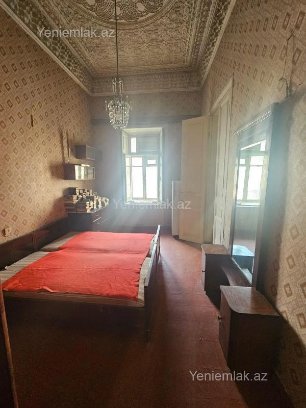 Satılır 3 otaqlı köhnə tikili 90 m²