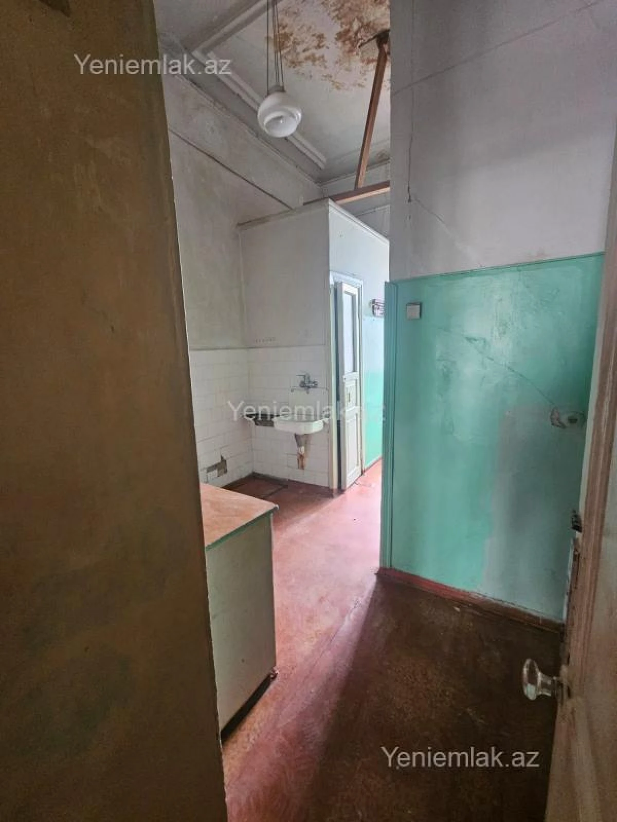 Satılır 3 otaqlı köhnə tikili 90 m²