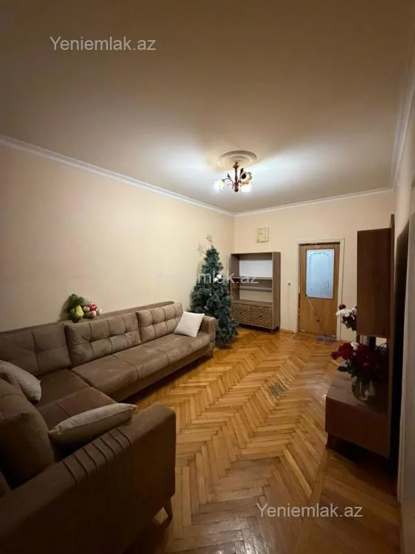Satılır 2 otaqlı köhnə tikili 50 m²