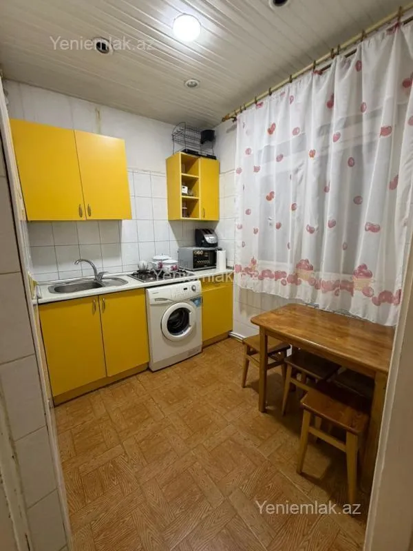 Satılır 2 otaqlı köhnə tikili 50 m²