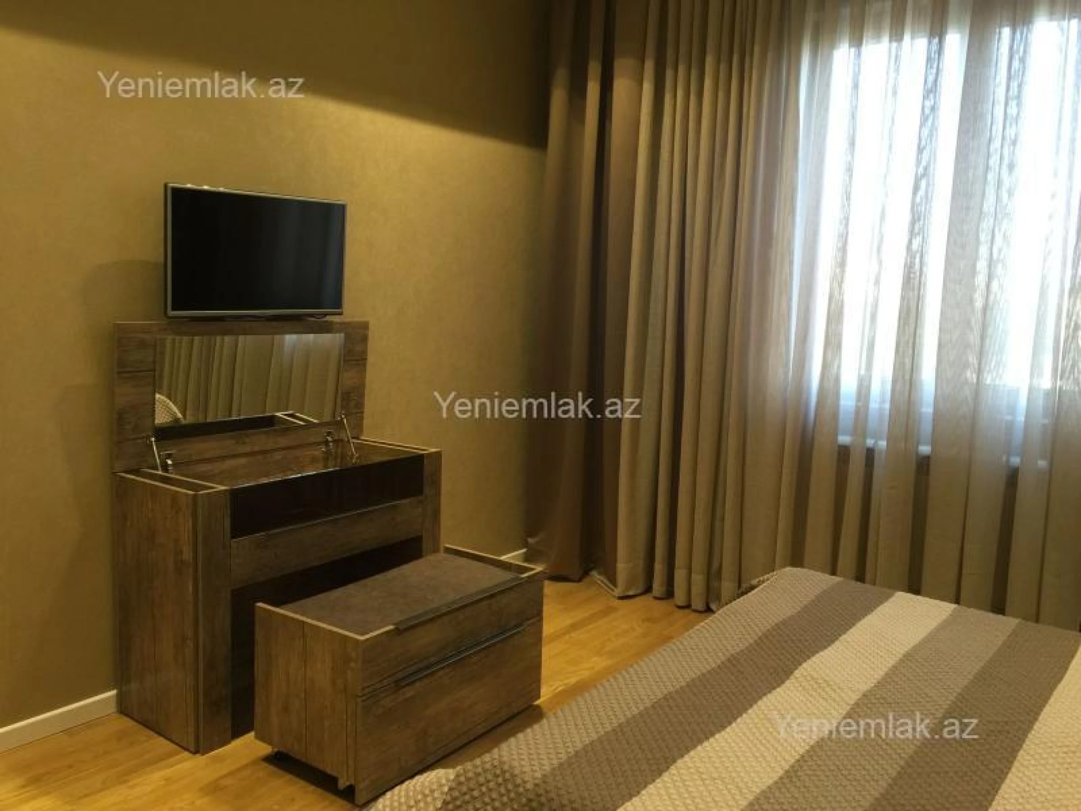 Satılır 4 otaqlı yeni tikili 210 m²