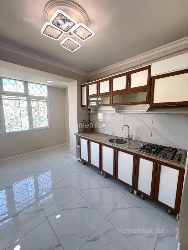 Satılır 3 otaqlı köhnə tikili 86 m²