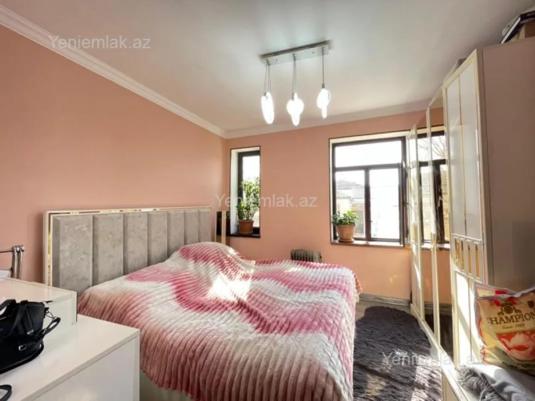 Satılır 3 otaqlı köhnə tikili 68 m²