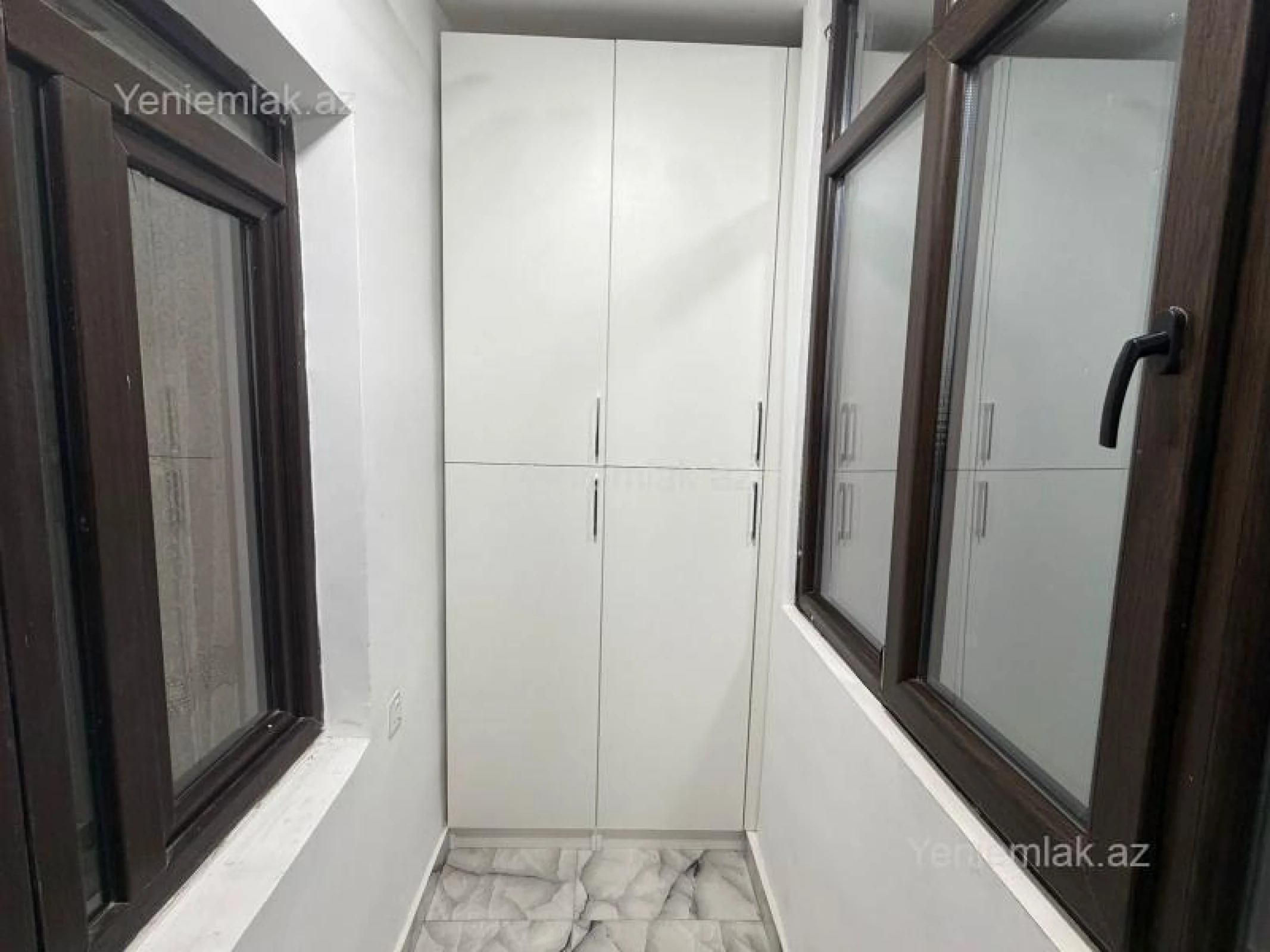 Satılır 2 otaqlı köhnə tikili 60 m²