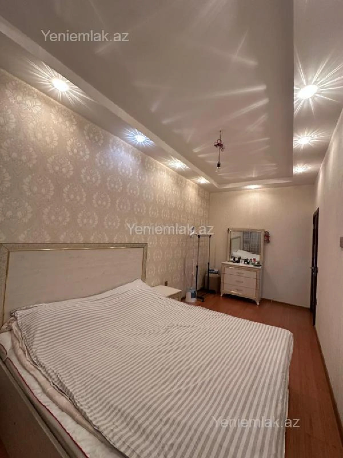 Satılır 3 otaqlı yeni tikili 87 m²