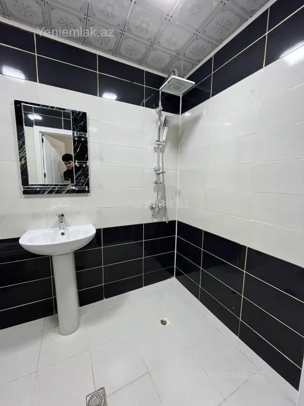 Satılır 2 otaqlı yeni tikili 60 m²