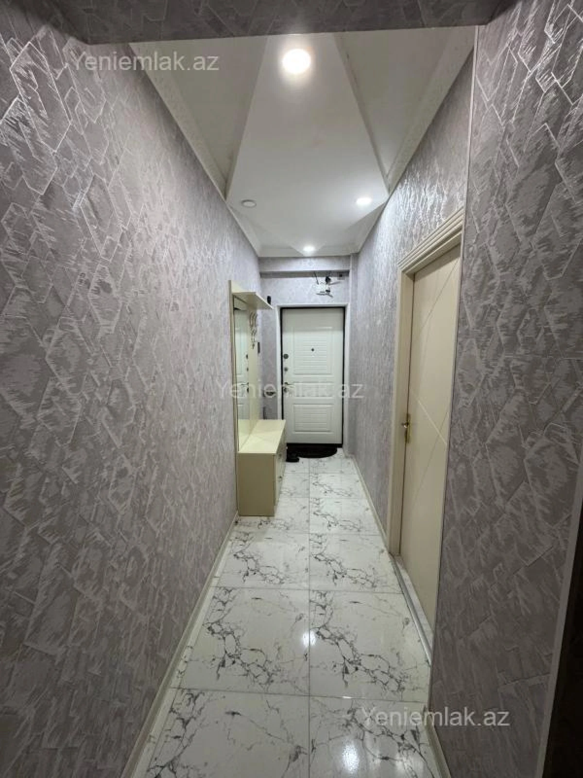 Satılır 3 otaqlı yeni tikili 57 m²