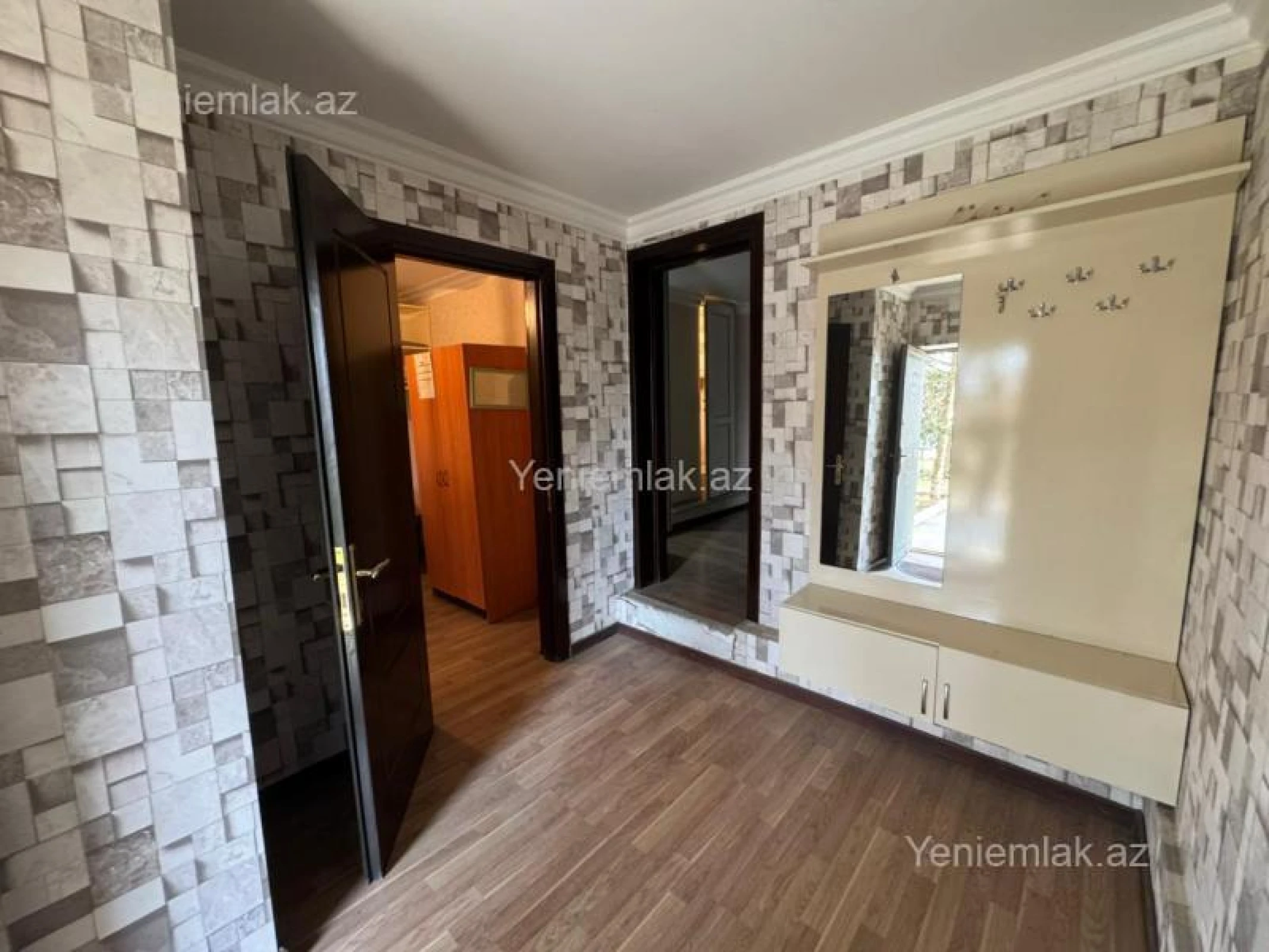 Satılır 4 otaqlı köhnə tikili 87 m²