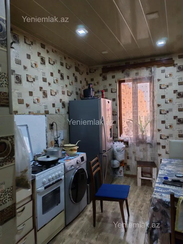 Satılır 3 otaqlı köhnə tikili 68 m²