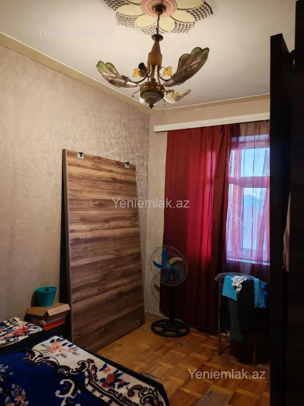 Satılır 3 otaqlı köhnə tikili 68 m²