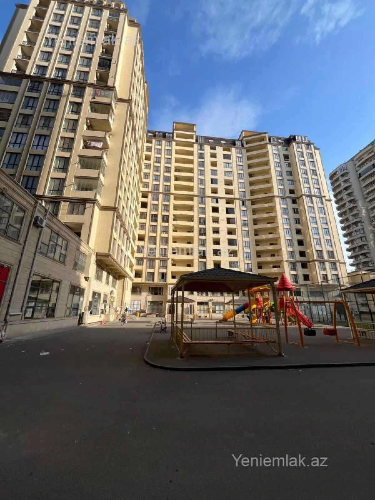 Satılır 2 otaqlı yeni tikili 62 m²