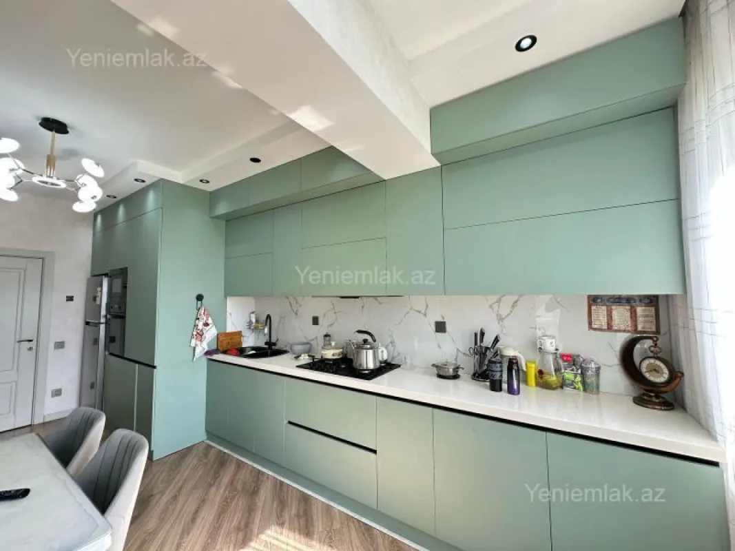 Satılır 4 otaqlı yeni tikili 155 m²