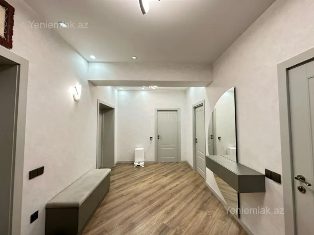 Satılır 4 otaqlı yeni tikili 155 m²