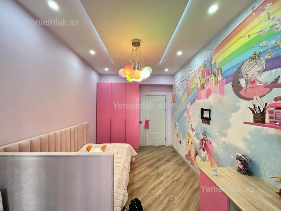 Satılır 4 otaqlı yeni tikili 155 m²