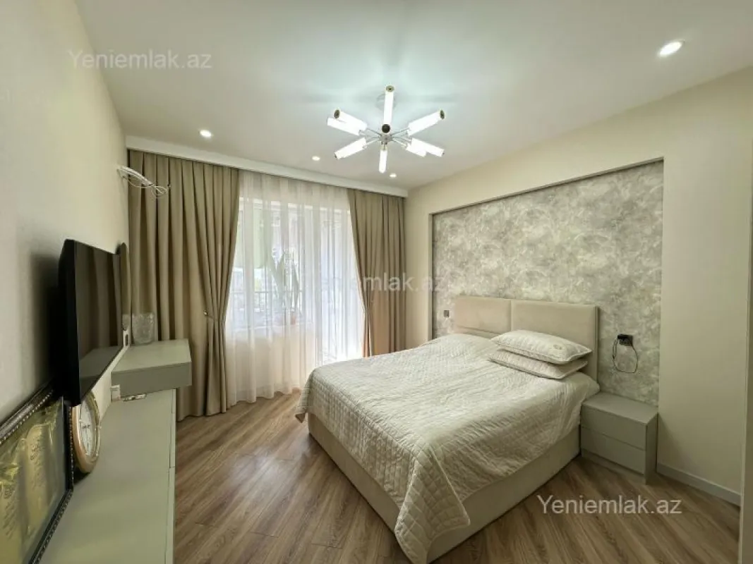 Satılır 4 otaqlı yeni tikili 155 m²