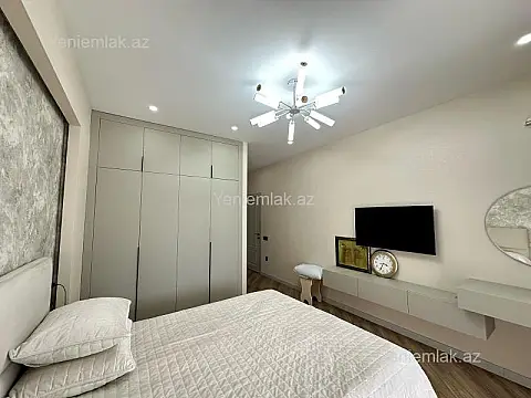 Satılır 4 otaqlı yeni tikili 155 m²