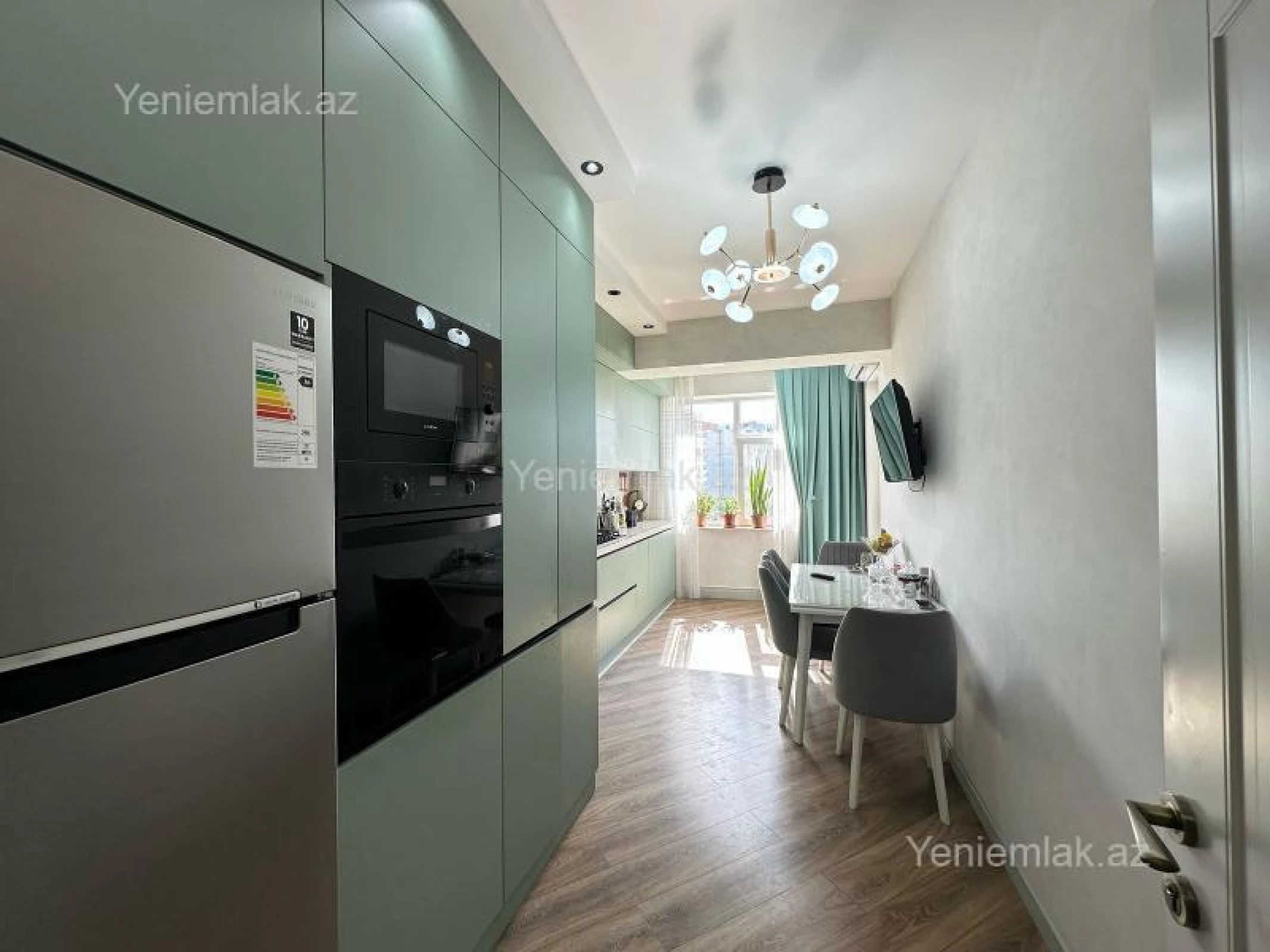 Satılır 4 otaqlı yeni tikili 155 m²