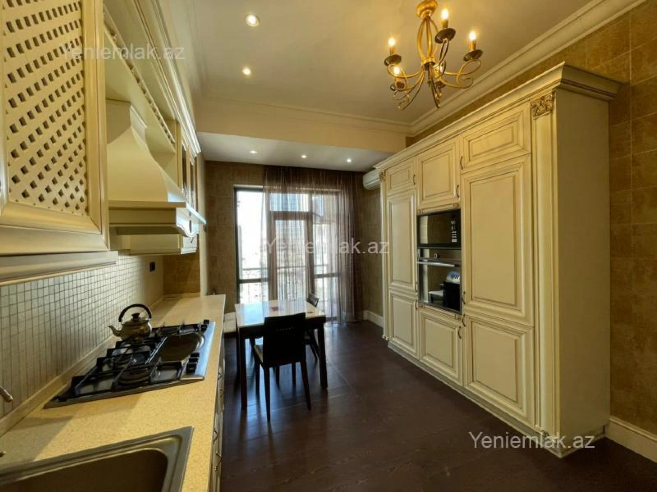 Satılır 4 otaqlı yeni tikili 186 m²