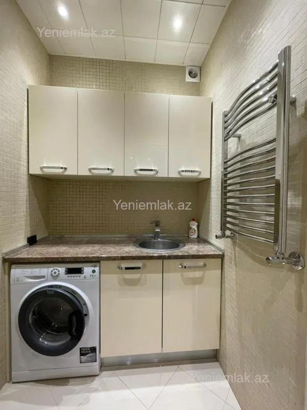 Satılır 4 otaqlı yeni tikili 186 m²