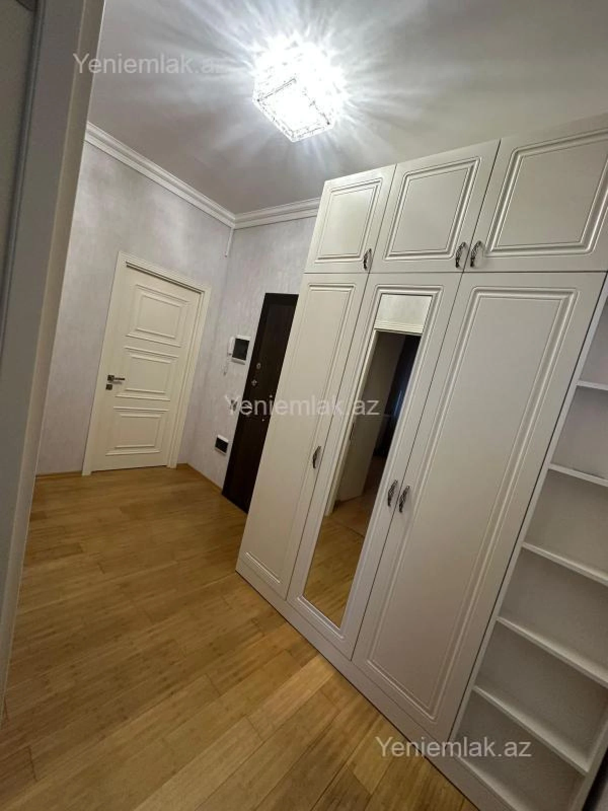 Satılır 3 otaqlı yeni tikili 77 m²