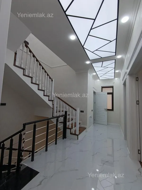 Satılır 6 otaqlı həyət evi 330 m²