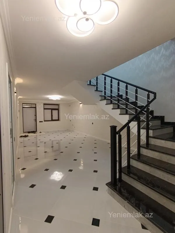 Satılır 6 otaqlı həyət evi 330 m²