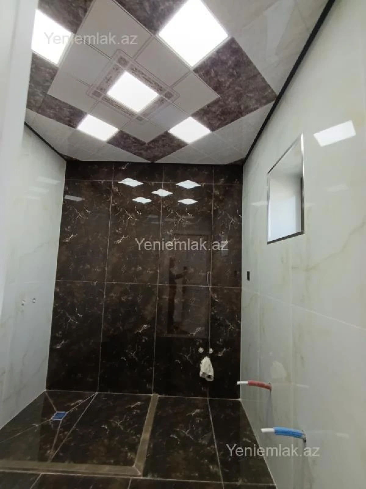 Satılır 6 otaqlı həyət evi 330 m²