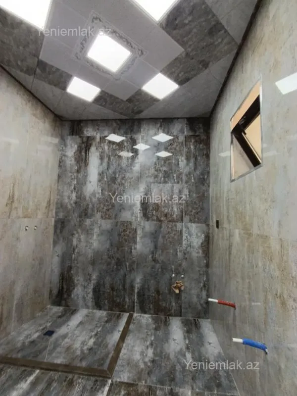 Satılır 6 otaqlı həyət evi 330 m²