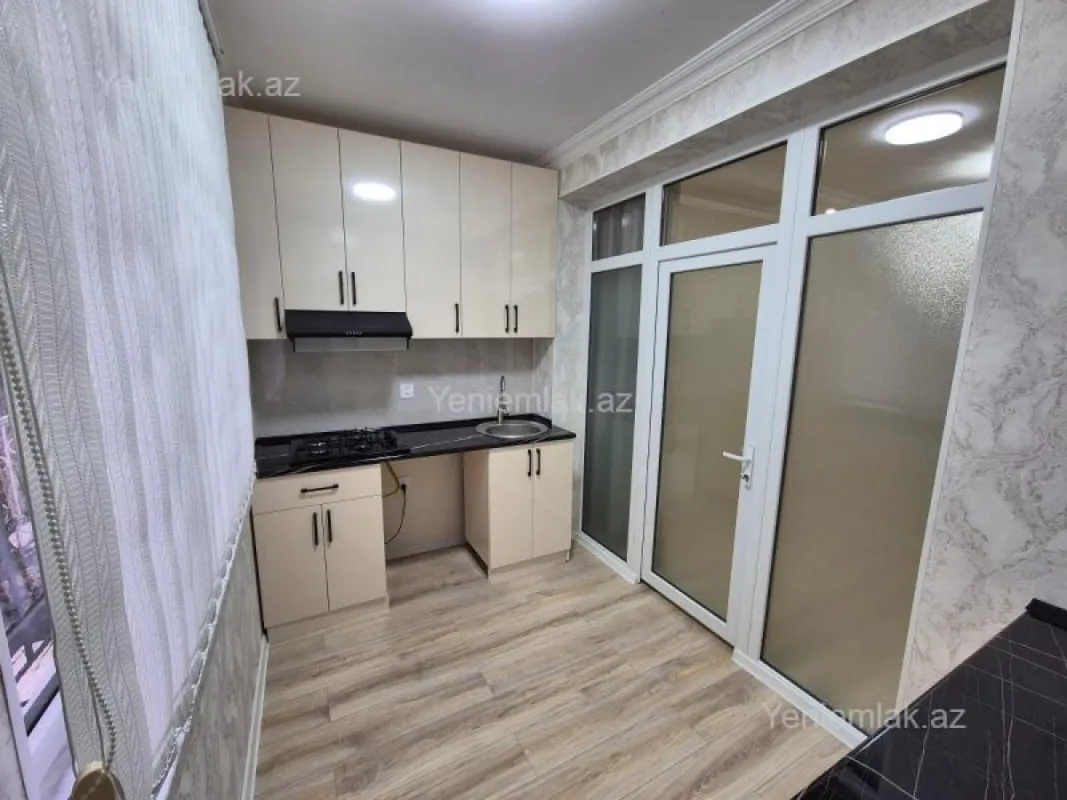 Satılır 3 otaqlı köhnə tikili 50 m²