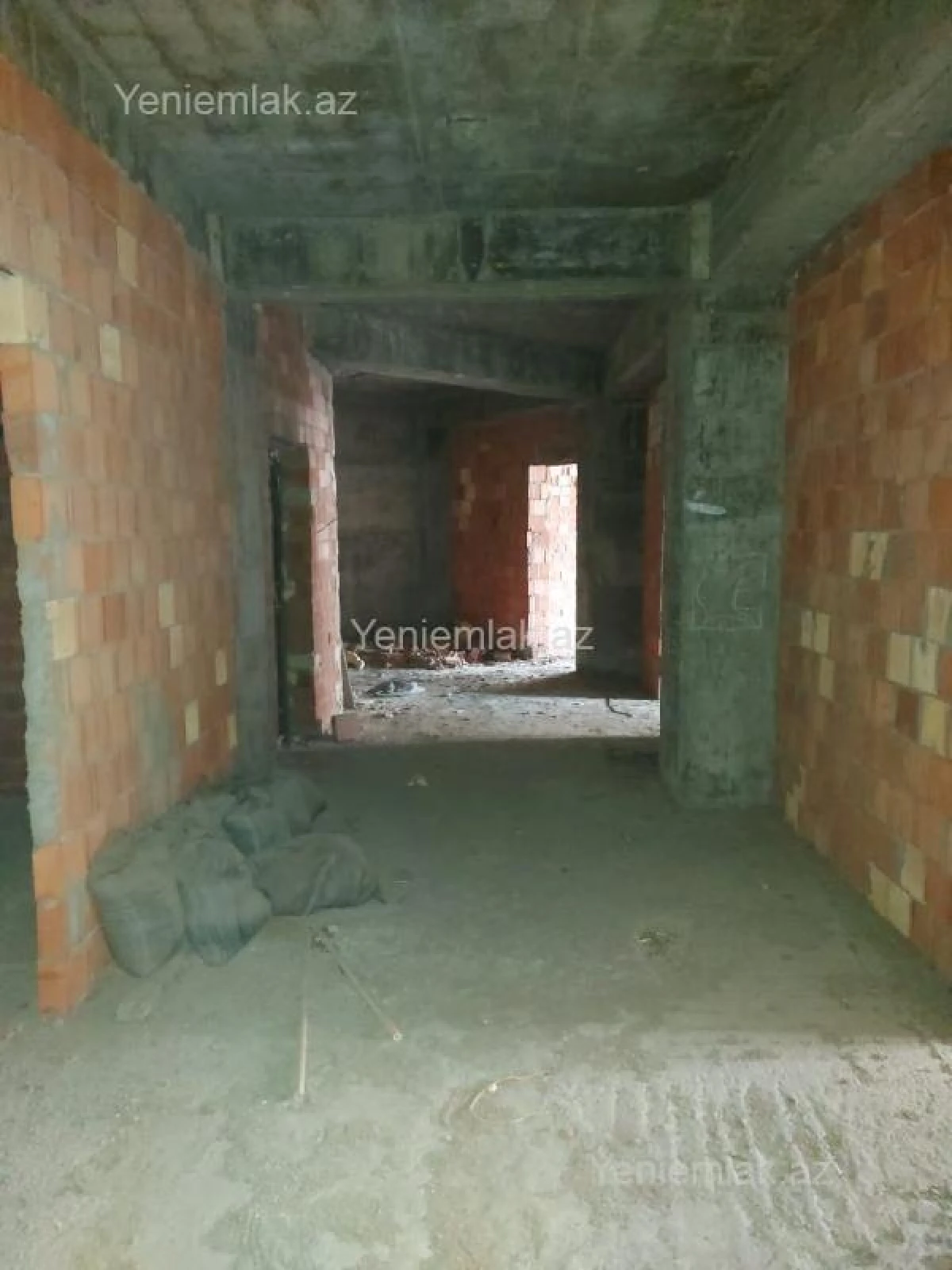 Satılır 4 otaqlı yeni tikili 215 m²