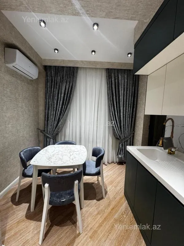 Satılır 3 otaqlı yeni tikili 125 m²