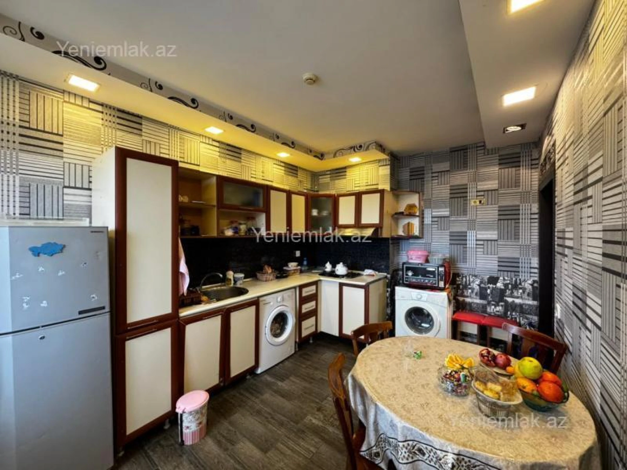 Satılır 2 otaqlı yeni tikili 70 m²